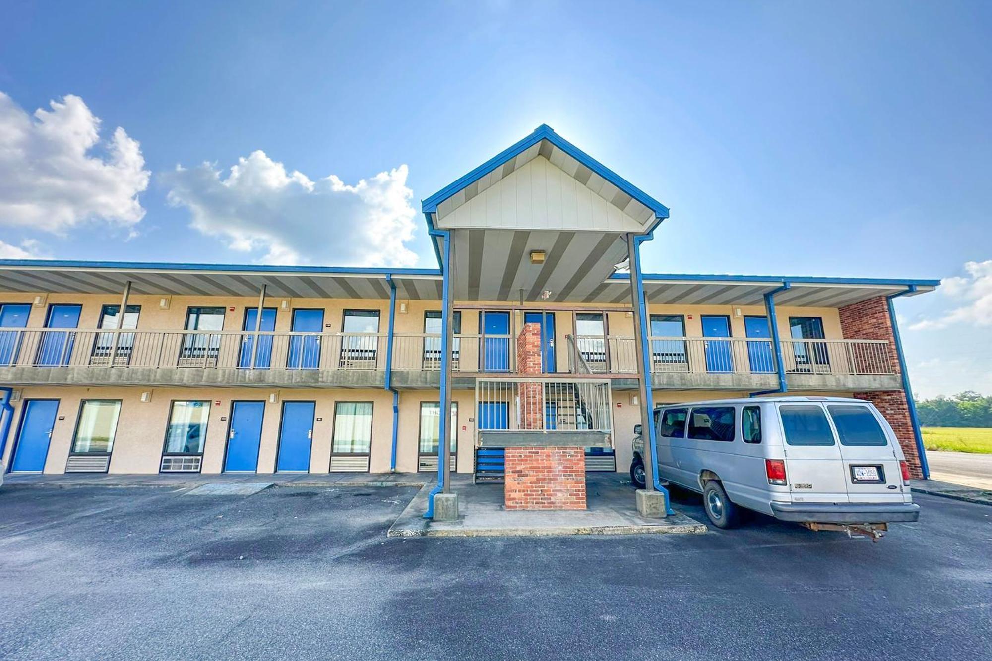 Hahira Inn By Oyo Near Valdosta Экстерьер фото