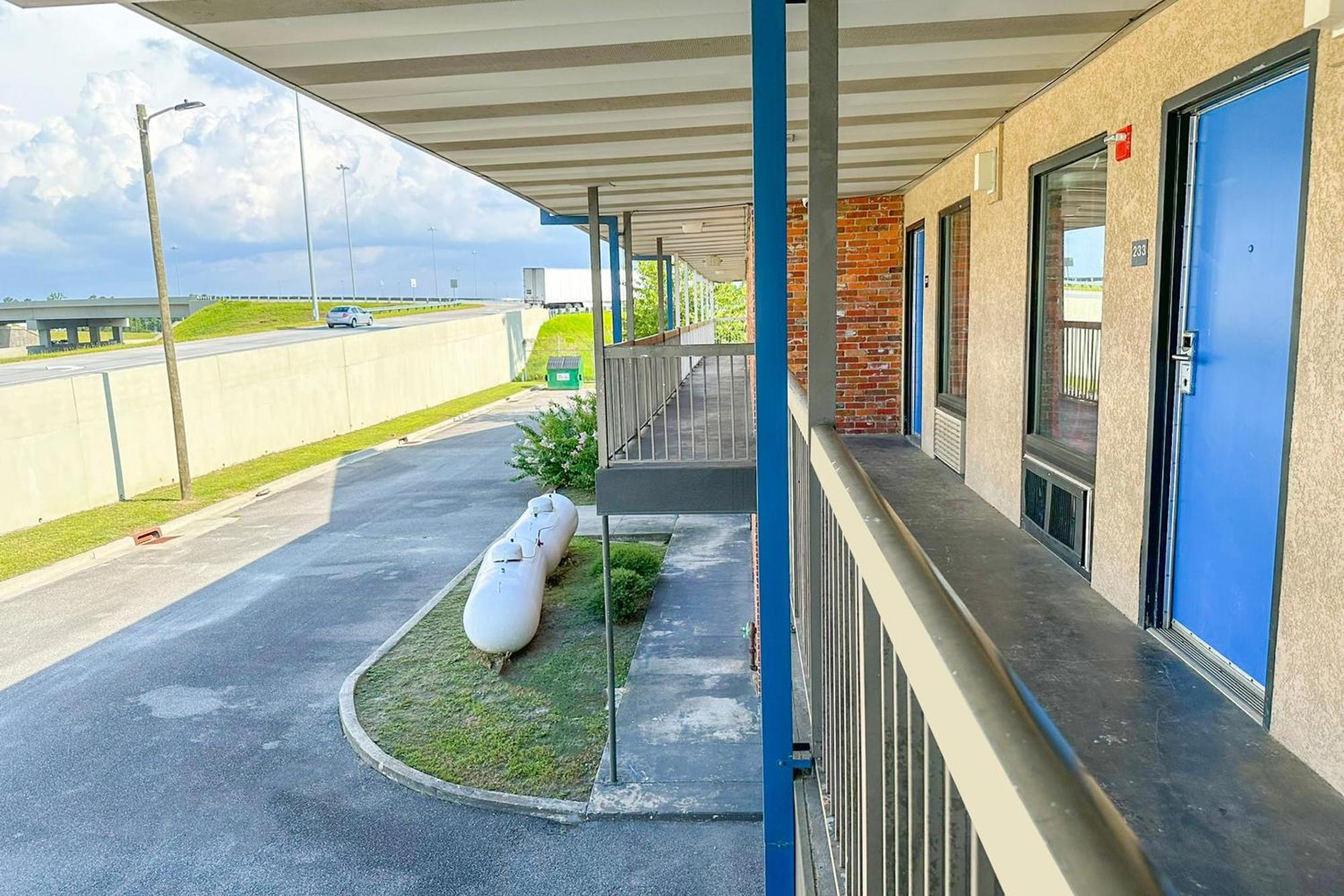 Hahira Inn By Oyo Near Valdosta Экстерьер фото