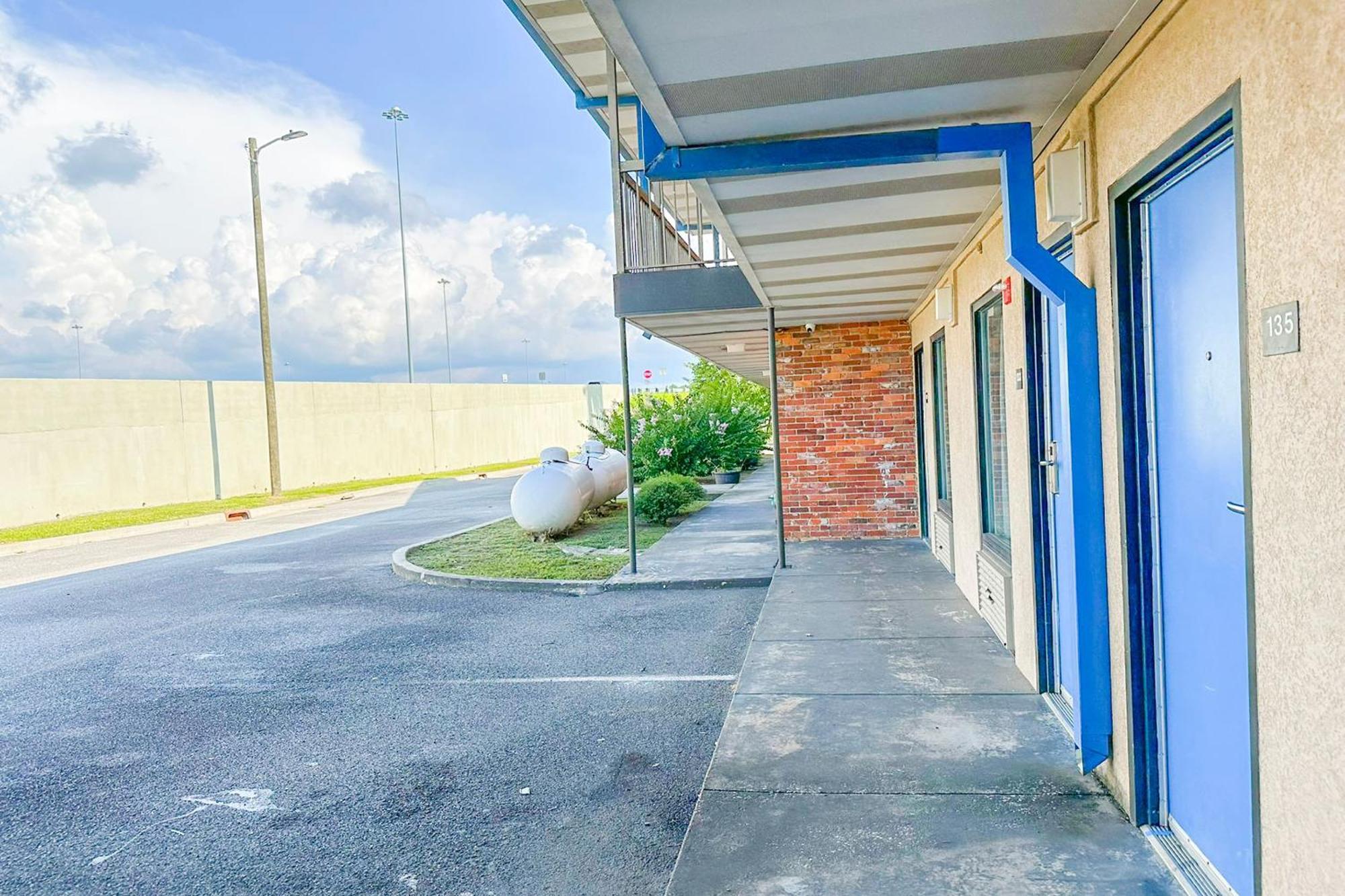 Hahira Inn By Oyo Near Valdosta Экстерьер фото